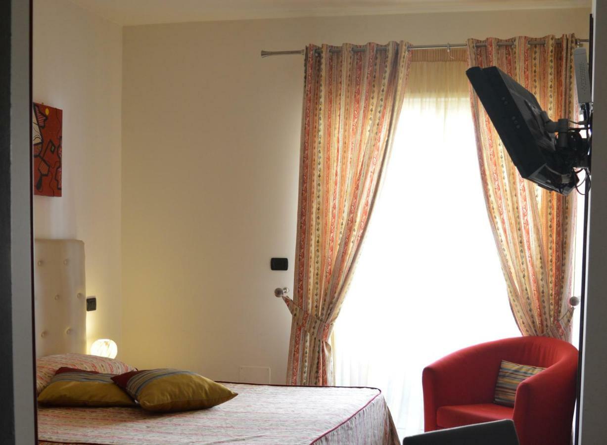 Vescovo Rosso Hotel Козенца Екстериор снимка